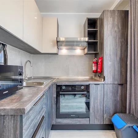 St Julians 2br Penthouse With Balconies And Sofabed By 360 Estates