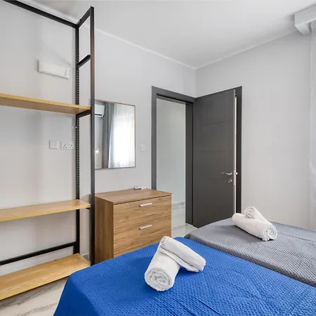 St Julians 2br Penthouse With Balconies And Sofabed By 360 Estates *