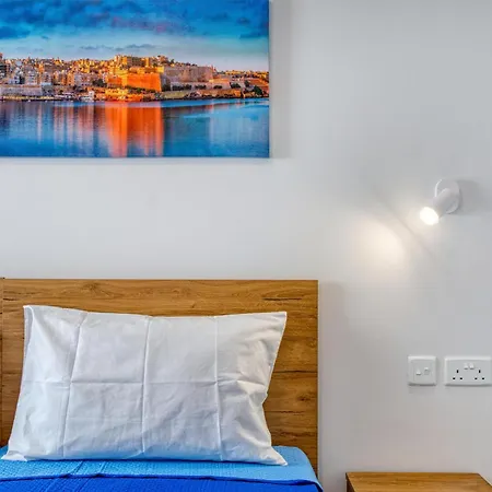 St Julians 2br Penthouse With Balconies And Sofabed By 360 Estates דירה Saint Julian's