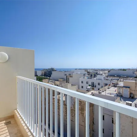 St Julians 2br Penthouse With Balconies And Sofabed By 360 Estates *