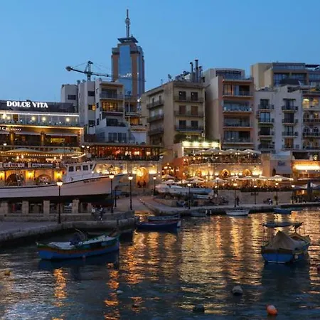 Lejlighed St Julians 2br Penthouse With Balconies And Sofabed By 360 Estates *