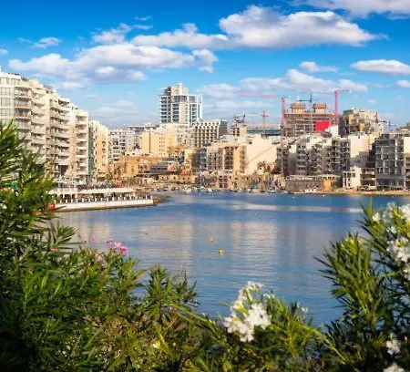 Lejlighed St Julians 2br Penthouse With Balconies And Sofabed By 360 Estates Saint Julian's