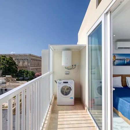 St Julians 2br Penthouse With Balconies And Sofabed By 360 Estates * Saint Julian's