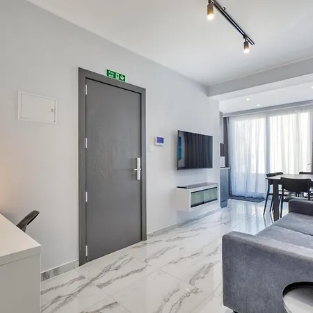 Lejlighed St Julians 2br Penthouse With Balconies And Sofabed By 360 Estates